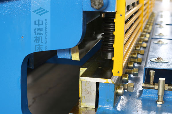 ZDSK-1632選用上海優(yōu)質(zhì)刀片，使用壽命更長.jpg